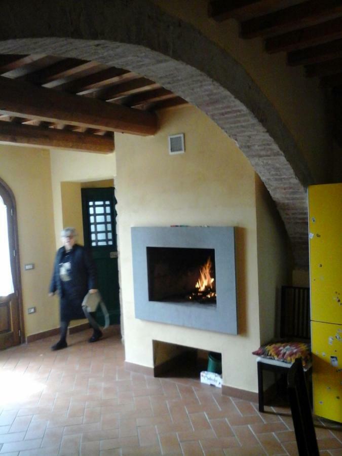 Casa Agostini Apartment Lari Exterior photo